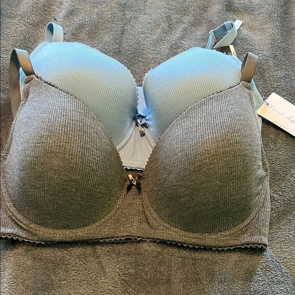 2 pack padded bras.